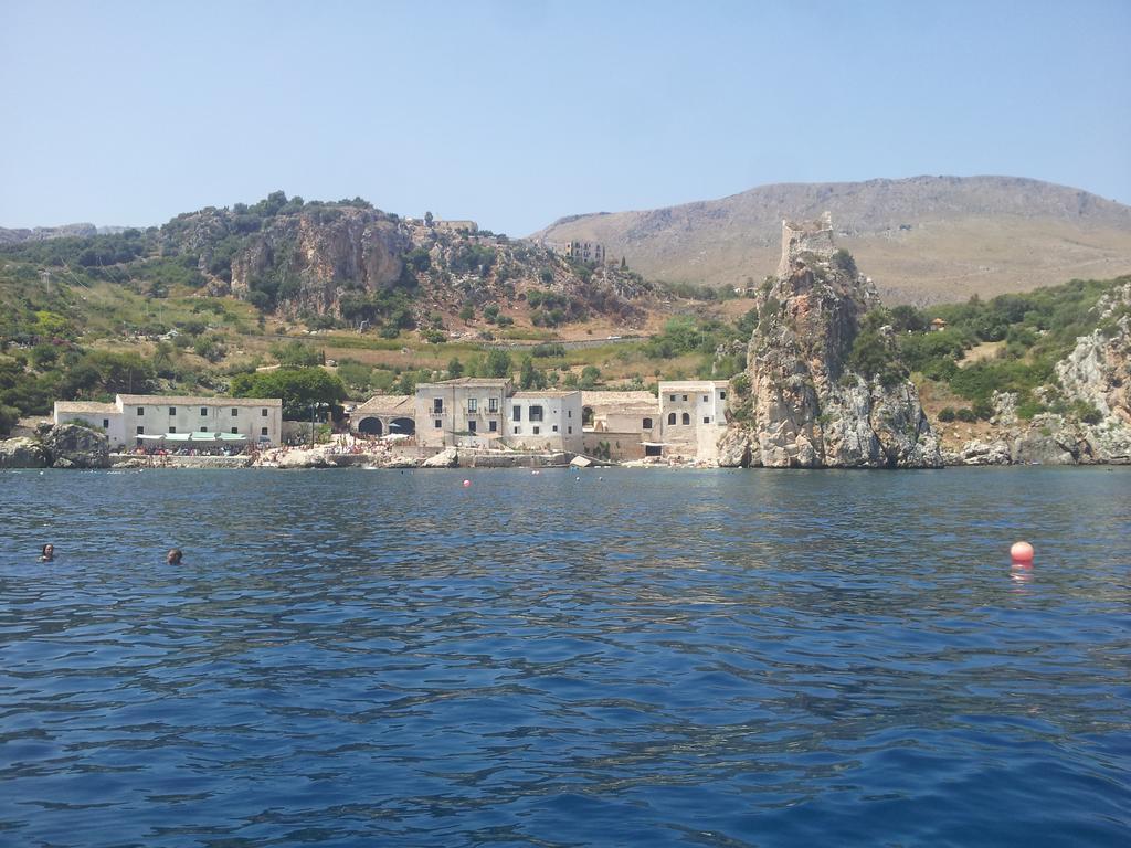 La Casetta Nel Porto Castellammare del Golfo Rum bild